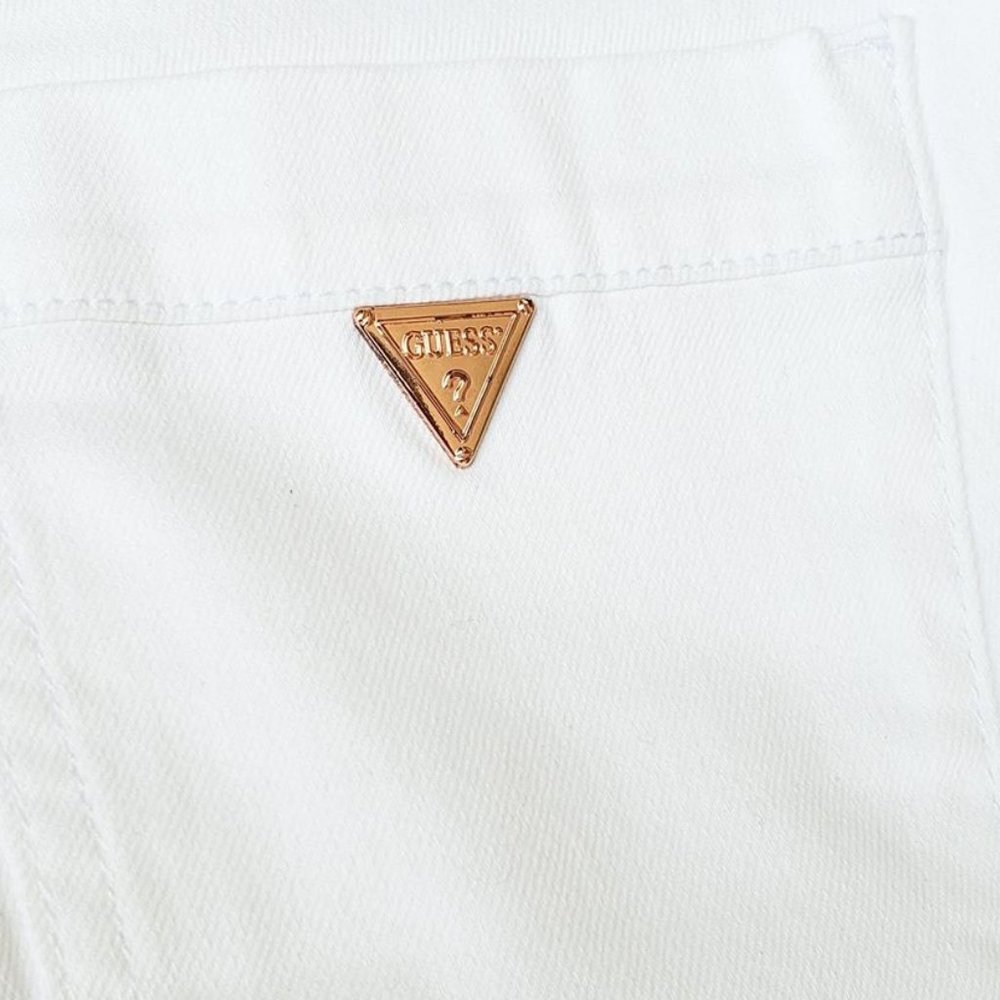 New GUESS Women's White Denim Overall - Picture 8 of 9